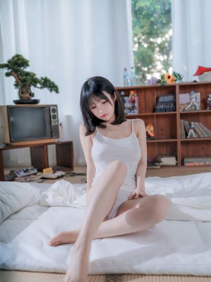 美女的黑森林_4K高清在线